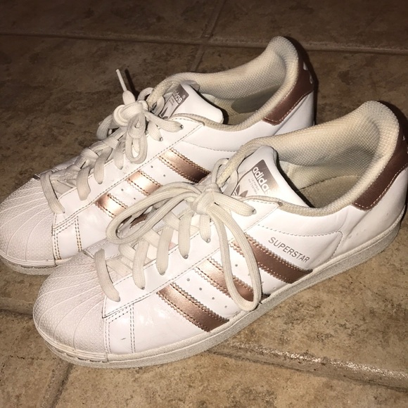 {keywor d} adidas rose gold shell toes